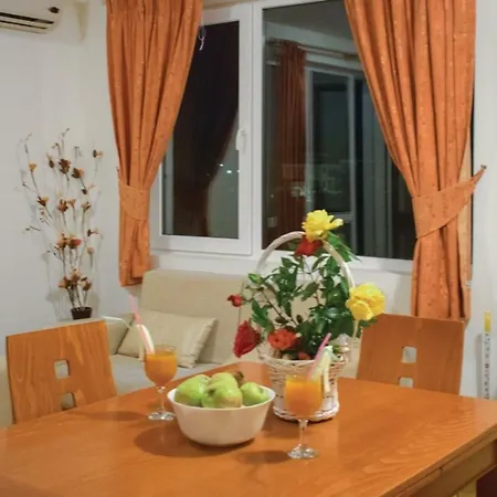 Appartement Nice Two Bedroom In Sozopol